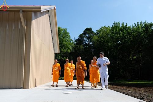 ภาพ No.142942:พิธีเจริญพระพุทธมนต์ โปรยรัตนชาติ เพื่อความเป็นสิริมงคล  ณ พื้นที่ก่อสร้างอาคารปฏิบัติธรรม “แก้วธรรมชัยรัตนอนันต์”  วัดพระธรรมกายเทนเนสซี ประเทศสหรัฐอเมริกา วันอังคารที่ 2 กรกฎาคม พ.ศ. 2567