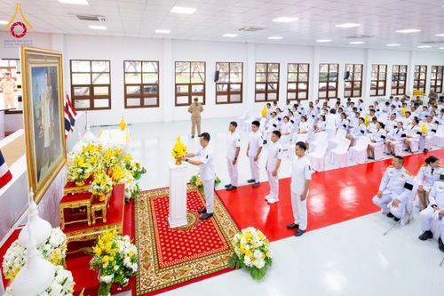 ภาพ No.276034:วันที่ 5 ธันวาคม พ.ศ. 2568 พสกนิกรอำเภอคลองหลวง พร้อมใจบำเพ็ญกุศลอุทิศถวาย “ในหลวงรัชกาลที่ 9” น้อมรำลึกในพระมหากรุณาธิคุณ เนื่องในวันคล้ายวันพระบรมราชสมภพ วันชาติ และวันพ่อแห่งชาติ ณ อาคารปลูกศรัทธา 2 วัดพระธรรมกาย อำเภอคลองหลวง จังหวัดปทุมธานี