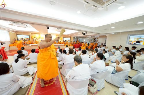 ภาพ No.233701:วันอาทิตย์ที่ 6 กรกฎาคม พ.ศ.2568 พิธีสมโภช 15 ปี วัดพระธรรมกายเกาลูน และพิธีมุทิตาสักการะเปรียญธรรม 9 ประโยค ณ วัดพระธรรมกายเกาลูน เขตปกครองพิเศษฮ่องกง สาธารณรัฐประชาชนจีน