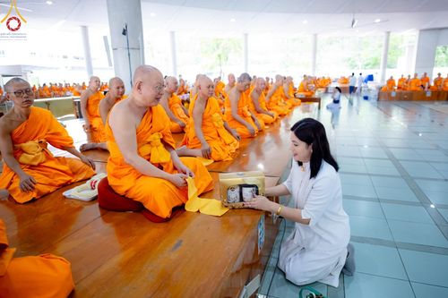 ภาพ No.182359:พิธีถวายภัตตาหารเมนูสวรรค์ "เพื่อการบรรลุธรรม" วันเสาร์ที่ 14 ธันวาคม พ.ศ. 2567 ณ หอฉันคุณยายอาจารย์ฯ วัดพระธรรมกาย