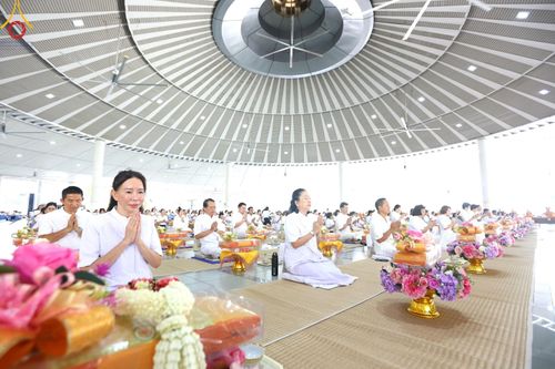 ภาพ No.162151:พิธีถวายภัตตาหารเมนูสวรรค์ เนื่องในวันออกพรรษา (ขึ้น 15 ค่ำ เดือน 11) วันพฤหัสบดีที่ 17 ตุลาคม พ.ศ. 2567 ณ หอฉันคุณยายอาจารย์ฯ วัดพระธรรมกาย