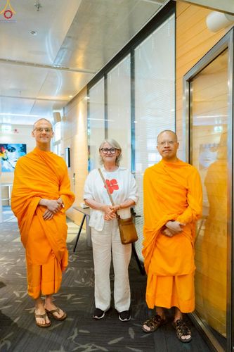 ภาพ No.229374:วันที่ 15 มิถุนายน พ.ศ. 2568 Meditation wisdom talks 2025 โดย พระอาจารย์ไมเคิล วีรธมฺโม และ พระอาจารย์นิค สนฺตจิตฺโต โดยมีผู้เข้าร่วมโครงการ เป็นชาวสวีเดนและชาวยุโรป จำนวน 30 ท่าน  ณ โรงแรม Radissonblu waterfront กรุงสตอกโฮล์ม ประเทศสวีเดน