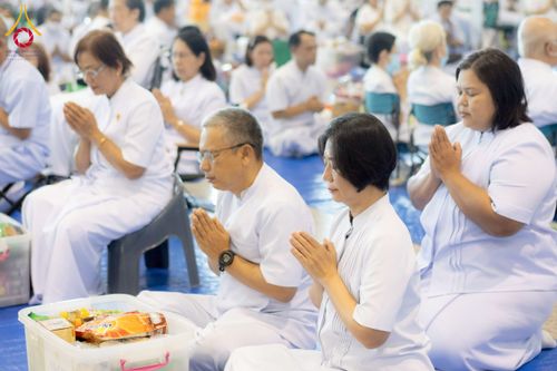 ภาพ No.223360:วันวิสาขบูชา วันอาทิตย์ที่ 11 พฤษภาคม พ.ศ. 2568 พิธีตักบาตร และปฎิบัติธรรม ณ สภาธรรมกายสากล วัดพระธรรมกาย