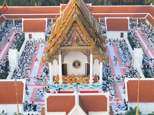 ภาพ No.197658:พิธีตักบาตรพระธรรมยาตรา ณ อนุสรณ์สถานลำดับที่ 4 สถานที่เกิดด้วยกายธรรม วัดโบสถ์(บน) ต.บางคูเวียง จ.นนทบุรี ในโครงการธรรมยาตรา กตัญญูบูชา มหาปูชนียาจารย์ พระมงคลเทพมุนี(สด จนฺทสโร) พระผู้ปราบมาร อนุสรณ์สถาน 7 แห่ง ปีที่ 13 วันที่ 19 มกราคม พ.ศ. 2568