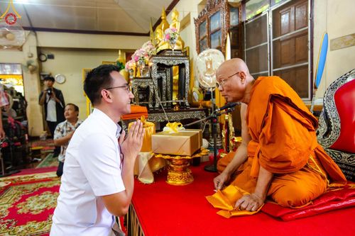 ภาพ No.165024:พิธีทอดกฐิน ณ วัดกลางเกาะระกำ ต.บ้านสร้าง อ.บางปะอิน จ.พระนครศรีอยุธยา ในโครงการกฐินสามัคคีทั่วไทย 30,000 วัด บูชาธรรม 80 ปี หลวงพ่อธัมมชโย โดยคณะศิษยานุศิษย์วัดพระธรรมกาย วันที่ 20 ตุลาคม พ.ศ. 2567