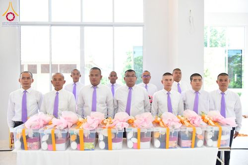 ภาพ No.152516:พิธียกฉัตรขาว 5 ชั้น กางกั้นถวายองค์พระประธาน อาคารปฏิบัติธรรมวัดสายสุวพรรณ ต.คลองสี่ อ.คลองหลวง จ.ปทุมธานี วันเสาร์ที่ 7 กันยายน พ.ศ. 2567