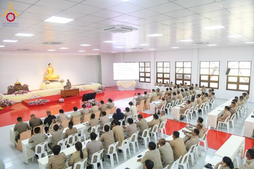 ภาพ No.201946:ผู้ว่าปทุมฯ มอบแนวทางการขับเคลื่อนพัฒนาจังหวัดฯ แก่หัวหน้าส่วนราชการ ผู้บริหารท้องถิ่น กำนัน ผู้ใหญ่บ้าน อ.คลองหลวง วันอังคารที่ 21 มกราคม พ.ศ. 2568