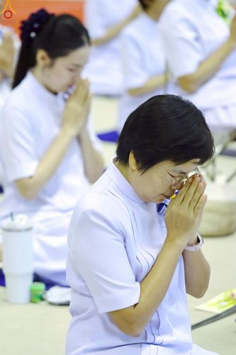 ภาพ No.233787:วันเสาร์ที่ 19 กรกฎาคม พ.ศ.2568 วันมหารำลึก ครั้งที่ 35 พิธีรำลึกถึงนักสร้างบารมี , พิธีสวดพระพุทธมนต์ , พิธีทอดผ้าบังสกุลและถวายไทยธรรม วัดพระธรรมกาย