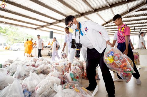 ภาพ No.245189:วันเสาร์ที่ 13 กันยายน พ.ศ. 2568 พิธีถวายสังฆทานแด่คณะสงฆ์ 323 วัด ปีที่ 21 ครั้งที่ 181 พิธีมอบกองทุนหนุนแรงใจช่วยครูใต้ ปีที่ 18 ครั้งทึ่ 144 และพิธีทำบุญอุทิศส่วนกุศลให้ผู้วายชนม์ ณ ศูนย์ปฏิบัติธรรมภาคใต้ จ.สงขลา