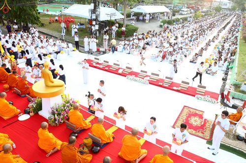 ภาพ No.235171:วันอาทิตย์ที่ 27 กรกฎาคม พ.ศ. 2568 พิธีตักบาตรพระ1,000 รูป ทำบุญเมืองพัทลุง ประธานสงฆ์ พระปริยัติวชิโรดม  เจ้าคณะจังหวัดพัทลุง ประธานฆราวาส นายรัฐศาสตร์ ชิดชู  ผู้ว่าราชการจังหวัดพัทลุง