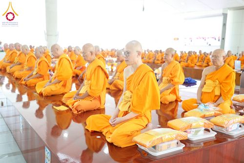 ภาพ No.226547:วันที่ 26 พฤษภาคม พ.ศ. 2568 พิธีบุพเปตพลี ครั้งที่ 164 ร่วมอุทิศบุญแด่หมู่ญาติที่ล่วงลับไปแล้ว และสืบทอดอายุพระพุทธศาสนา ณ หอฉันคุณยายอาจารย์ฯ วัดพระธรรมกาย