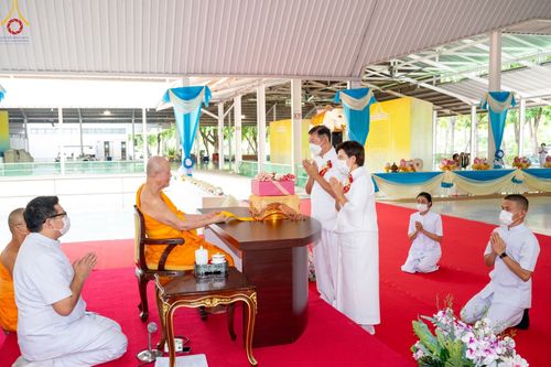 ภาพ No.85028:พิธีเจริญพระพุทธมนต์และพิธีสักการะ รูปเหมือนพระมงคลเทพมุนี (สด จนฺทสโร) ในวันที่ 5 สิงหาคม พ.ศ. 2566 ณ วัดพระธรรมกาย จ.ปทุมธานี เพื่ออัญเชิญประดิษฐาน  ณ วิหารพระมงคลเทพุนี (สด จนฺทสโร) ศูนย์ปฏิบัติธรรมภาคใต้ อ.บางกล่ำ จ.สงขลา