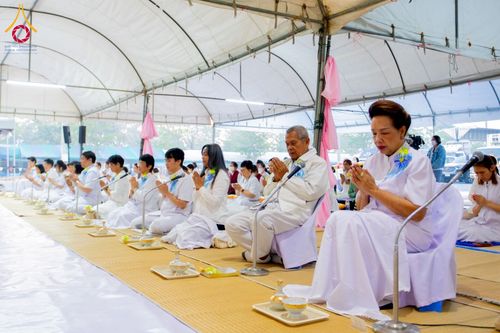ภาพ No.199385:พิธีถวายภัตตาหารเป็นสังฆทาน แด่พระธรรมยาตรา ณ อนุสรณ์สถานบางปลา วัดบางปลา อำเภอบางเลน จังหวัดนครปฐม ในโครงการธรรมยาตรา กตัญญูบูชา มหาปูชนียาจารย์ พระมงคลเทพมุนี(สด จนฺทสโร) พระผู้ปราบมาร อนุสรณ์สถาน 7 แห่ง ปีที่ 13 วันที่ 22 มกราคม พ.ศ. 2568