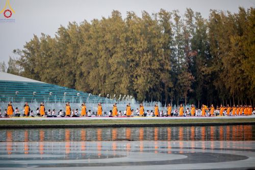ภาพ No.202030:พิธีต้อนรับพระธรรมยาตรา ณ อนุสรณ์สถานลำดับที่ 7 สถานที่ขยายวิชชาธรรมกาย วัดพระธรรมกาย ต.คลองสาม อ.คลองหลวง จ.ปทุมธานี ในโครงการธรรมยาตรา กตัญญูบูชา มหาปูชนียาจารย์ พระมงคลเทพมุนี(สด จนฺทสโร) พระผู้ปราบมาร อนุสรณ์สถาน 7 แห่ง ปีที่ 13 วันที่ 26 มกราคม 2568