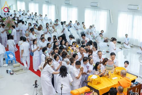 ภาพ No.174365:พิธีทอดกฐินกตัญญูบูชาธรรม ณ ศูนย์ปฏิบัติธรรมพระมงคลเทพมุนี อ.สองพี่น้อง จ.สุพรรณบุรี ในโครงการกฐินสามัคคีทั่วไทย 30,000 วัด บูชาธรรม 80 ปี หลวงพ่อธัมมชโย โดยคณะศิษยานุศิษย์วัดพระธรรมกาย วันที่ 10 พฤศจิกายน พ.ศ. 2567