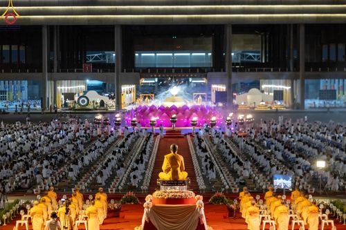 ภาพ No.160602:พิธีจุดประทีป 20,000 ดวง บูชาพระมหาธรรมกายเจดีย์ และบูชาพระมงคลเทพมุนี (สด จนฺทสโร) พระผู้ปราบมาร ณ ลานธรรม พระมหาธรรมกายเจดีย์ วัดพระธรรมกาย จ.ปทุมธานี วันที่ 10 ตุลาคม พ.ศ. 2567