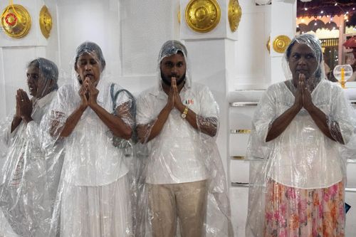 ภาพ No.141931:PhotoStory มหาศรัทธา ธรรมยาตราศรีลังกา EP.7 พิธีจุดวิสาขประทีป 6 วัด ถวายเป็น พุทธบูชา  โครงการสยาม-ลังกา ธรรมยาตรา  ฉลองเทศกาลวิสาขบูชาแห่งชาติ ศรีลังกา วันที่ 16 เดือนมิถุนายน พ.ศ. 2567