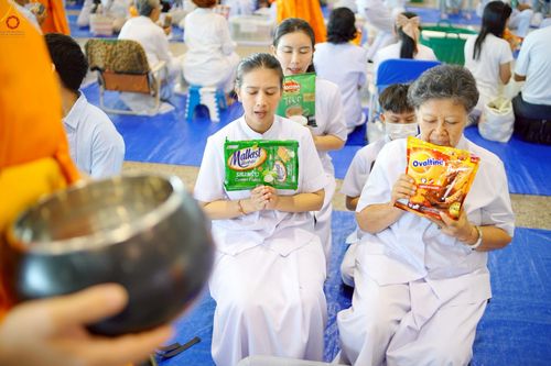 ภาพ No.227889:วันอาทิตย์ที่ 1 มิถุนายน พ.ศ. 2568 พิธีตักบาตร , พิธีบูชาข้าวพระ ณ วัดพระธรรมกาย จ.ปทุมธานี