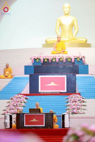 ภาพ No.258147:วันอาทิตย์ที่ 5 ตุลาคม พ.ศ. 2568 พิธีบูชาข้าวพระ ณ สภาธรรมกายสากล วัดพระธรรมกาย