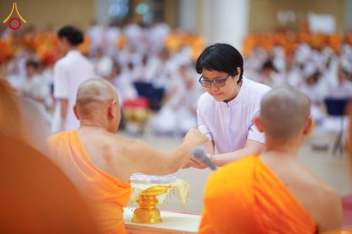 ภาพ No.237852:วันอาทิตย์ที่ 10 สิงหาคม พ.ศ. 2568 พิธีถวายไทยธรรมมุทิตาเปรียญธรรมและบาลีศึกษา ณ ห้องแก้วสารพัดนึก2 วัดพระธรรมกาย ปทุมธานี