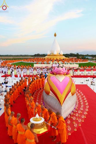 ภาพ No.211648:วันอาทิตย์ที่ 16 มีนาคม พ.ศ. 2568 พิธีอัญเชิญพระบรมสารีริกธาตุ ประดิษฐาน ณ ปทุมเจดีย์ ศูนย์อบรมเยาวชนปัตตานี