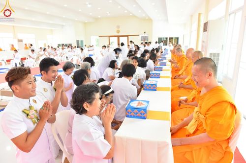 ภาพ No.149601:พิธีทอดผ้าป่ามหามงคล เพื่องานพระพุทธศาสนา , พิธีเจริญพระพุทธมนต์ และพิธีถวายสังฆทานแด่คณะสงฆ์ เนื่องในวันธรรมชัย 56 พรรษา น้อมบูชาธรรมหลวงพ่อธัมมชโย ณ ธรรมอุทยานบ้านแป้ง จ.สิงห์บุรี วันเสาร์ที่ 24 สิงหาคม พ.ศ. 2567