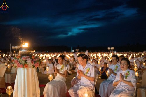 ภาพ No.91675:พิธีทอดผ้าป่า สร้างลานเอนกประสงค์พญานาค 4 ตระกูล จุดประทีปโคมลาน ถวายเป็นพุทธบูชา  สร้างความสว่างไสวให้กับแผ่นดินด้วยแสงธรรม วันอาทิตย์ที่ 29 ตุลาคม พ.ศ. 2566 ณ พุทธอุทยานนานาชาติ จังหวัดหนองคาย