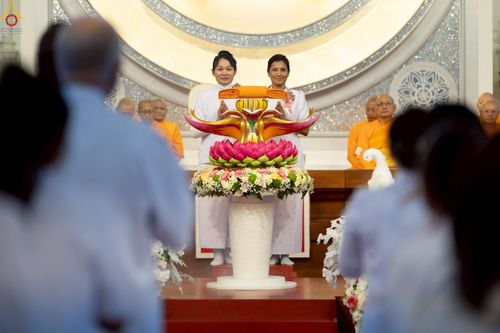 ภาพ No.270884:วันอาทิตย์ที่ 19 ตุลาคม พ.ศ. 2568 พิธีทอดกฐิน “หนึ่งไม่มีสอง” วัดพระธรรมกายนิวคาสเซิล เมืองนิวคาสเซิล ประเทศอังกฤษ 