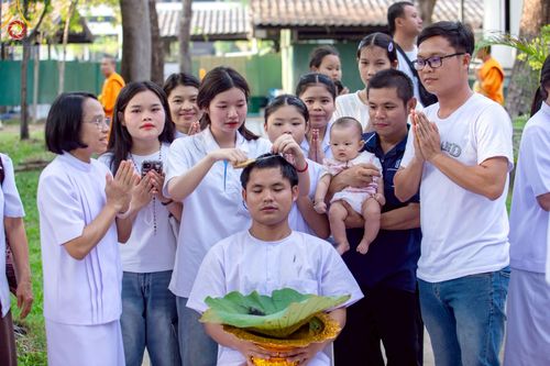 ภาพ No.216707:วันอาทิตย์ที่ 6 เมษายน พ.ศ. 2568 พิธีตัดปอยผม และปลงผมนาคธรรมทายาท โครงการบวชบูชาธรรม81ปี หลวงพ่อธัมมชโย โครงการ 1 และ 2 โครงการนานาชาติ AEC&WAB รุ่น CEO (ผู้บริหาร) รุ่นที่4 ณ หมู่บ้านบรรลุธรรม วัดพระธรรมกาย