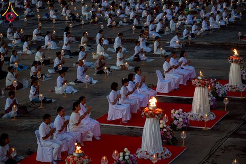 ภาพ No.250468:วันอังคารที่ 7 ตุลาคม พ.ศ. 2568 พิธีจุดประทีปบูชาพระรัตนตรัย ณ ลานธรรมปทุมรัตน์ธรรมเจดีย์ พุทธอุทยานนานาชาติ อ.โพนพิสัย จ.หนองคาย