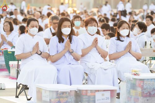 ภาพ No.105264:พิธีตักบาตรฉลองพระบวชใหม่ รุ่นบูชาธรรมมหาปูชนียาจารย์ และต้อนรับศักราชใหม่ วันจันทร์ที่ 1 มกราคม พ.ศ. 2567 ณ ลานธรรมพระมหาธรรมกายเจดีย์ วัดพระธรรมกาย