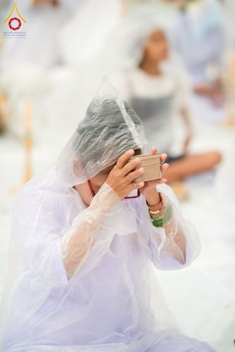 ภาพ No.261904:วันที่ 14 ตุลาคม พ.ศ. 2568 พิธีกลั่นแผ่นดิน โปรยทรายตอกเสาเข็มมหามงคลต้นแรก  สร้างองค์พระเจดีย์และจุดประทีปถวายเป็นพุทธบูชา ณ ศูนย์ปฏิบัติธรรมชัยนาท ต.ธรรมามูล อ.ชัยนาท จ.ชัยนาท