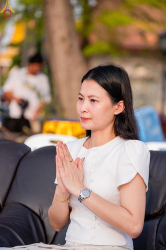 ภาพ No.58137:พิธีตักบาตรพระภิกษุและสามเณร 180 รูป ณ ลานองค์พระสมุทรเจดีย์ จ.สมุทรปราการ วันเสาร์ที่ 27 เมษายน พ.ศ. 2567