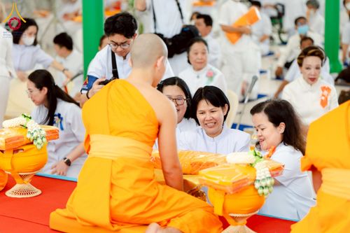 ภาพ No.223759:วันอาทิตย์ที่ 11 พฤษภาคม พ.ศ. 2568 พิธีอุปสมบทสามเณรเปรียญธรรมอุปสมบทอุทิศชีวิต 9 รูป อุบาสก 1 ท่าน ณ อุโบสถพระไตรปิฏกวัดพระธรรมกาย