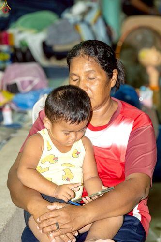 ภาพ No.235417:วันที่ 30-31 กรกฎาคม พ.ศ. 2568 วัดพระธรรมกาย มูลนิธิธรรมกาย ร่วมกับศูนย์ส่งเสริมศีลธรรมจังหวัดสุรินทร์ เปิดศูนย์พักพิงชั่วคราวเพื่อช่วยเหลือประชาชน ผู้อพยพจากเหตุปะทะกันตามแนวชายแดน ไทย-กัมพูชา ตั้งแต่วันที่ 24 กรกฎาคม พ.ศ.2568 เป็นต้นไป