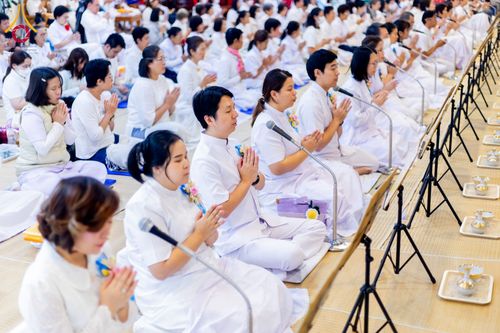 ภาพ No.196936:พิธีถวายภัตตาหารเป็นสังฆทาน แด่พระธรรมยาตรา ณ วัดโบสถ์(บน) ตำบลบางคูเวียง อำเภอบางกรวย จังหวัดนนทบุรี ในโครงการธรรมยาตรา กตัญญูบูชา มหาปูชนียาจารย์ พระมงคลเทพมุนี(สด จนฺทสโร) พระผู้ปราบมาร อนุสรณ์สถาน 7 แห่ง ปีที่ 13 วันที่ 18 มกราคม พ.ศ. 2568