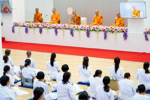 ภาพ No.221879:โครงการปฏิบัติธรรมอบรมศีลธรรม “บวชอุบาสิกาแก้ว” ถวายเป็นพระราชกุศลแด่พระบาทสมเด็จพระเจ้าอยู่หัว เนื่องในโอกาสมหามงคล “วันฉัตรมงคล”  ระหว่างวันที่ 2 – 4 พฤษภาคม 2568  ณ อาคาร 115 ปี คุณยายอาจารย์ฯ