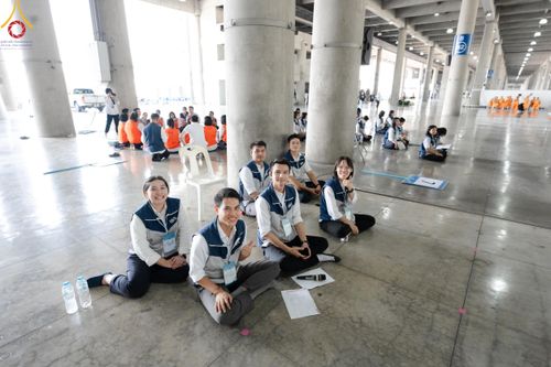 ภาพ No.59371:การอบรมอาสาสมัคร  เตรียมงานและจัดถวายภัตตาหาร แด่พระสังฆาธิการ 10,000 กว่าวัดทั่วประเทศ ในวันที่ 21-22 เมษายน พ.ศ.2567 เพื่องานวันคุ้มครองโลก จัดโดย ชมรมพุทธศาสตร์สากลฯ