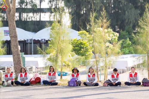 ภาพ No.198741:V.50 สารพัดV สารพัดดี ที่ธรรมยาตรา ในโครงการธรรมยาตรา กตัญญูบูชา มหาปูชนียาจารย์ พระมงคลเทพมุนี(สด จนฺทสโร) พระผู้ปราบมาร อนุสรณ์สถาน 7 แห่ง ปีที่ 13 ระหว่างวันที่ 2-31 มกราคม พ.ศ. 2568