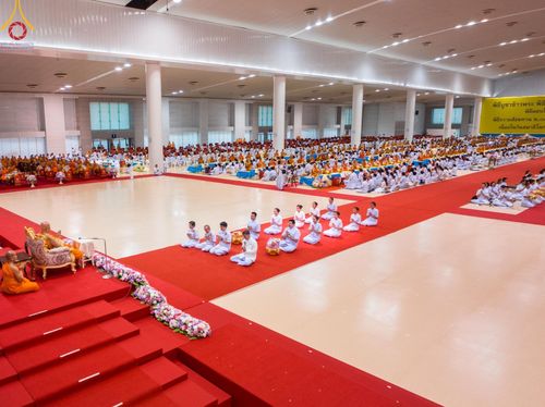 ภาพ No.147072:พิธีมุทิตาสักการะพระภิกษุ ผู้สอบได้เปรียญธรรม 9 ประโยคระดับโลกปีที่ 36, พิธีมอบโล่เกียรติยศและทุนการศึกษา สำนักเรียนบาลีดีเด่นทั่วประเทศ, พิธีถวายมหาสังฆทานคณะสงฆ์ 2,000 กว่าวัด ทั่วประเทศ ปีที่ 24, พิธีถวายไทยธรรมคณะสงฆ์ 323 วัด 4 จังหวัดชายแดนภาคใต้