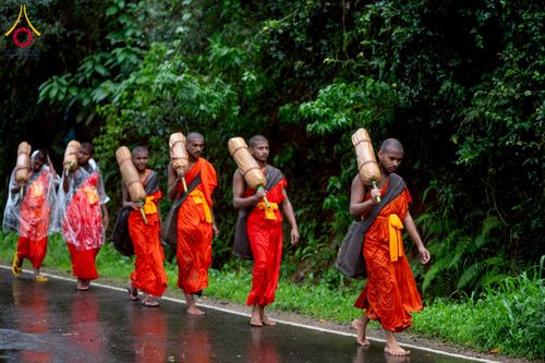 ภาพ No.226269:วันที่ 7-10 พฤษภาคม พ.ศ. 2568 โครงการเดินธรรมยาตรา สยาม-ลังกา ธรรมยาตรา ฉลองเทศกาลวิสาขบูชาแห่งชาติ ศรีลังกา บูชาธรรม 81 ปี หลวงพ่อธัมมชโย เมืองนูวราอิลิยา ประเทศศรีลังกา
