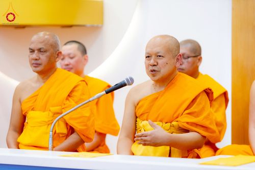 ภาพ No.233303:วันอาทิตย์ที่ 6 กรกฎาคม พ.ศ. 2568 พิธีถวายมหาสังฆทานแด่คณะสงฆ์ทั่วโลกและพิธีตักบาตรเนื่องในวันเข้าพรรษา  ณ วัดพุทธเคปทาวน์ ประเทศแอฟริกาใต้