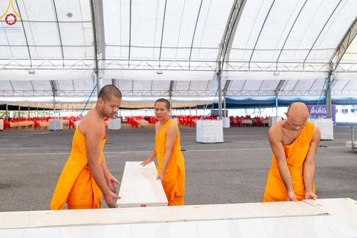 ภาพ No.60850:V.37 ยิ่งกว่าดี เพื่อ 80 ปีของพ่อ ภาพการเตรียมงานของหน่วยงานต่างๆ เพื่อพิธีฉลองอายุวัฒนมงคล 80 ปี หลวงพ่อธัมมชโย และรับถวายมหาสังฆทาน 10,000 กว่าวัดทั่วประเทศ ในวันคุ้มครองโลก วันจันทร์ที่ 22 เมษายน พ.ศ. 2567