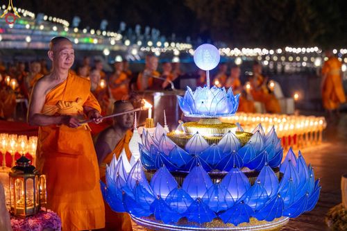 ภาพ No.170317:พิธีลอยกระทงธรรม ณ สระเศรษฐีทะเลบุญ มหาวิหารพระมงคลเทพมุนีฯ วัดพระธรรมกาย วันศุกร์ที่ 15 พฤศจิกายน พ.ศ.2567 (วันเพ็ญ 15 ค่ำ เดือน 12)
