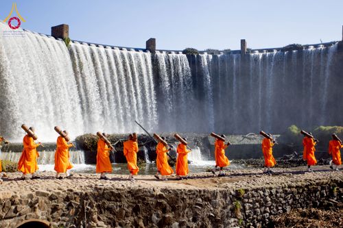 ภาพ No.232859:วันที่ 1 กรกฏาคม พ.ศ. 2568 Dhammayatra in South Africa 2025 ธรรมยาตราแอฟริกาใต้ — เส้นทางแห่งสติ สมาธิ และปัญญา ธรรมทายาทที่ได้อบรมโครงการบรรพชาอุปสมบทหมู่ครั้งที่ 2 ณ วัดพระธรรมกายโจฮันเนสเบิร์ก ประเทศแอฟริกาใต้