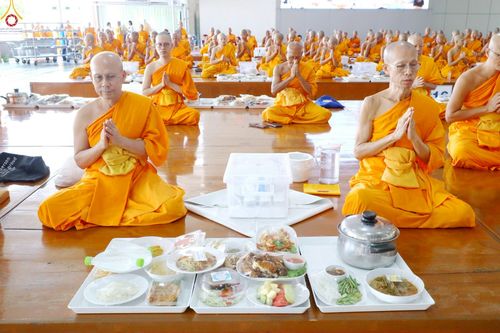 ภาพ No.240096:วันเสาร์ที่ 23 สิงหาคม พ.ศ. 2568 (วันพระ แรม 14 ค่ำ เดือน 9) พิธีบุพเปตพลี ครั้งที่ 169 ร่วมอุทิศบุญแด่หมู่ญาติที่ล่วงลับไปแล้ว และสืบทอดอายุพระพุทธศาสนา ณ หอฉันคุณยายอาจารย์ฯ วัดพระธรรมกาย