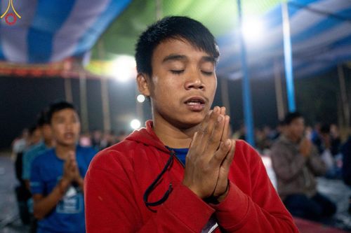 ภาพ No.127615:Photo Story ปฐมบรรพชาชาวพุทธมาร์มา Episode 2/5 วันที่ 6-7 กุมภาพันธ์ พ.ศ. 2567  โครงการบรรพชาครั้งประวัติศาสตร์ แห่งเทือกเขาจิตตะกอง  ครั้งแรกของชาวพุทธมาร์มา บังกลาเทศ บูชาธรรม 80 ปีหลวงพ่อธัมมชโย ณ วัดธัมจักร อรัญกุฏิ เมืองรัมการ์ คาร์กาชารี บังกลาเทศ