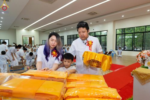 ภาพ No.162927:โครงการกฐินสามัคคีทั่วไทย 30,000 วัด บูชาธรรม 80 ปี หลวงพ่อธัมมชโย โดย คณะศิษยานุศิษย์วัดพระธรรมกาย ณ ศูนย์ปฎิบัติธรรมจันทบุรี วันที่ 18 ตุลาคม พ.ศ. 2567
