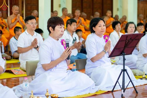 ภาพ No.196847:พิธีทอดผ้าป่าทำนุบำรุงศาสนสถาน ณ วัดโพธิ์เอน ต.บางขุนกอง อ.บางกรวย จ.นนทบุรี ในโครงการธรรมยาตรา กตัญญูบูชา มหาปูชนียาจารย์ พระมงคลเทพมุนี(สด จนฺทสโร) พระผู้ปราบมาร อนุสรณ์สถาน 7 แห่ง ปีที่ 13 วันที่ 17 มกราคม พ.ศ. 2568