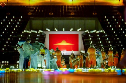 ภาพ No.244228:วันที่ 7 กันยายน พ.ศ. 2568 พิธีจุดประทีป วันครูผู้ค้นพบวิชชาธรรมกาย ณ ลานธรรมฯ และวิหารคด วัดพระธรรมกาย